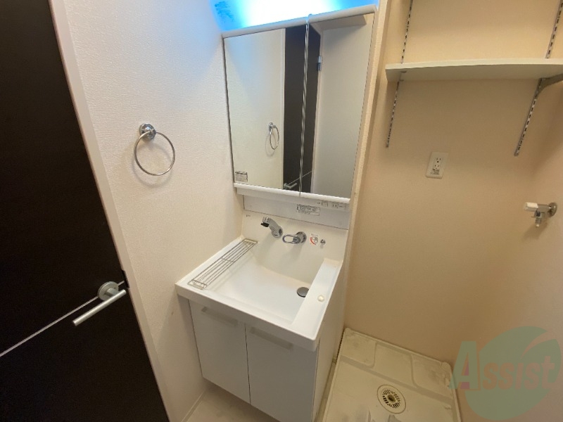 洗面設備　洗面台になります。独立洗面台なので便利ですね。