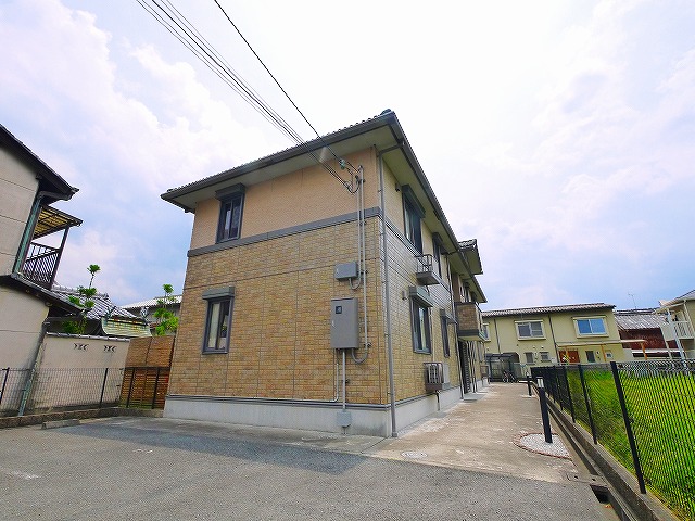 建物外観　落ち着いた雰囲気の外観です