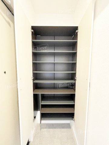 玄関　シューズボックス付きの玄関です★