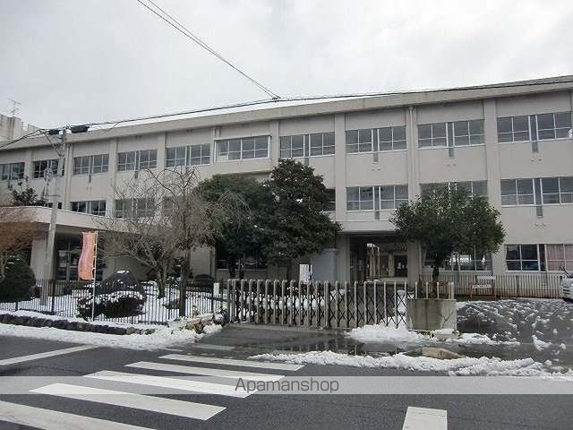 小学校　栗東市立金勝小学校（小学校）まで1300m