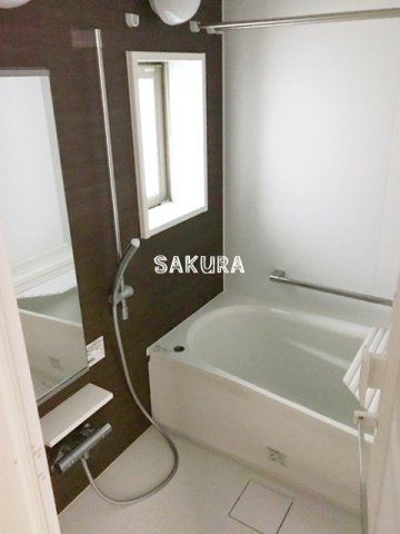 バス・シャワールーム　ご家族や長時間入浴に便利な追い炊き機能付きです♪