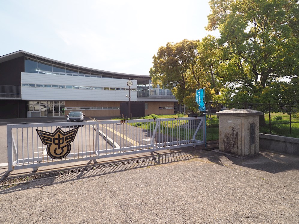 中学校　滋賀県立守山中学校（中学校）まで648m