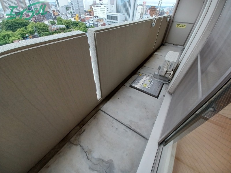 バルコニー　別部屋反転参考写真です