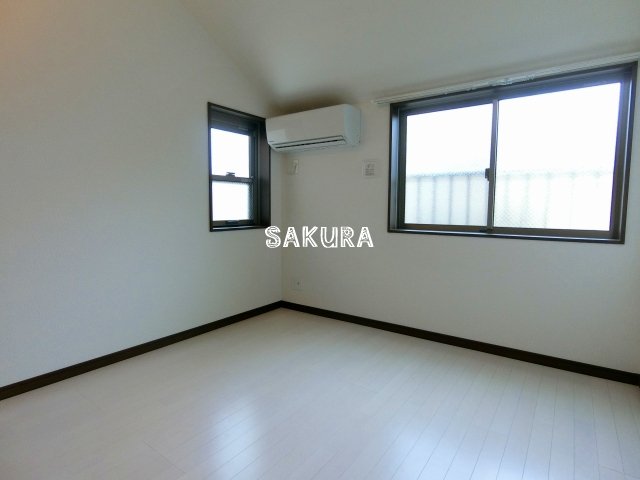 居室・リビング　開放感のあるゆったりとしたお部屋です♪