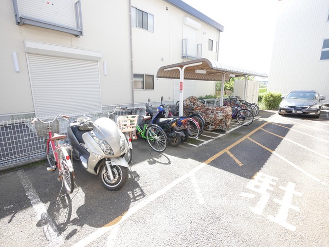 その他共有部分　★屋根付きの駐輪場がございます★