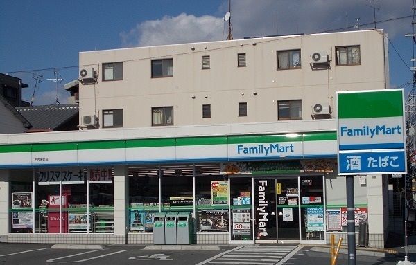 コンビニ　ファミリーマート庄内栄町店（コンビニ）まで340m