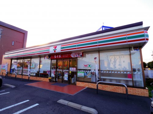 コンビニ　セブンイレブン 焼津八楠店（コンビニ）まで328m
