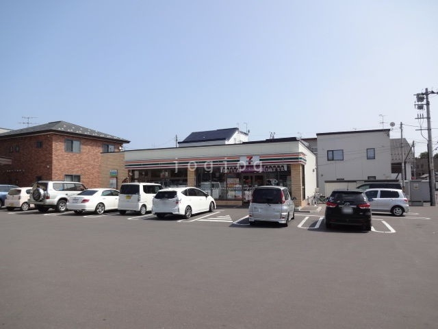 コンビニ　セブンイレブン函館時任町店（コンビニ）まで132m