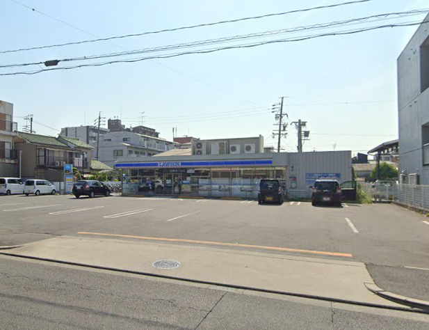 コンビニ　ローソン 南区鶴里町店（コンビニ）まで396m