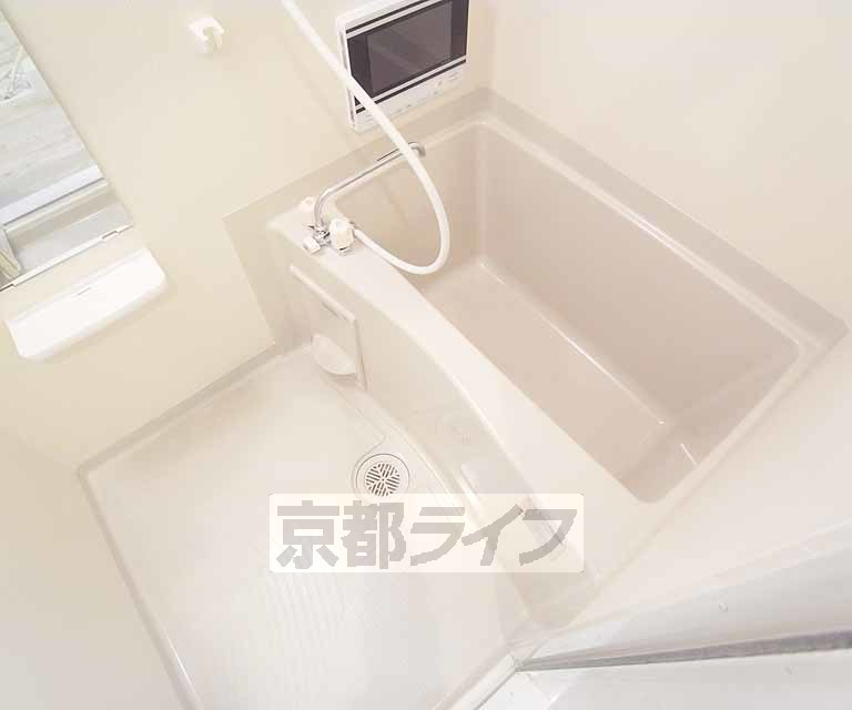 バス・シャワールーム　浴室ＴＶ付きのバスルームです。