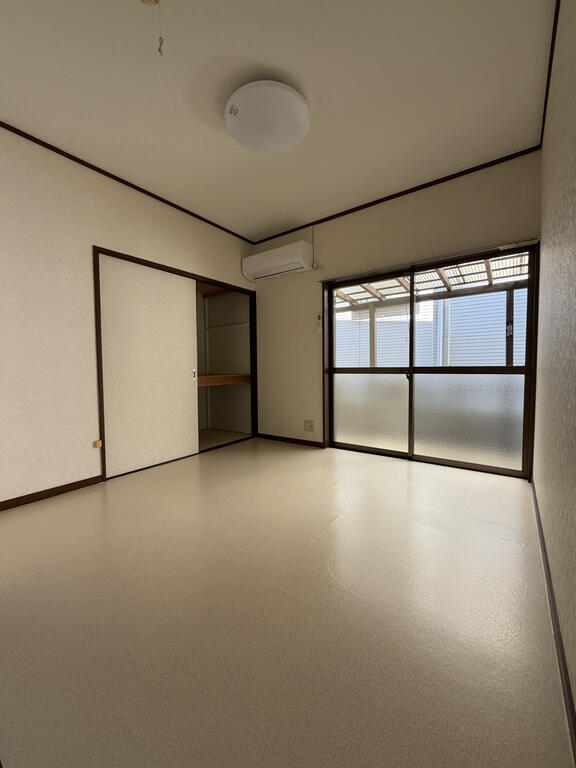 野田関町貸家の居間写真