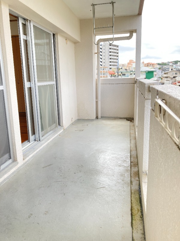 バルコニー　※別部屋の参考写真となります。