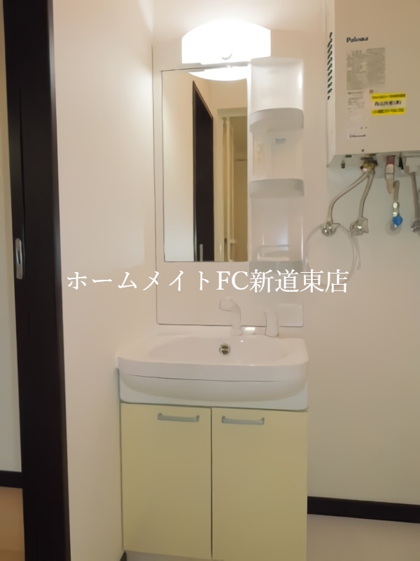 洗面設備　洗髪洗面化粧台