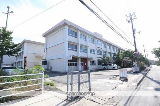 小学校　美保小学校（小学校）まで687m