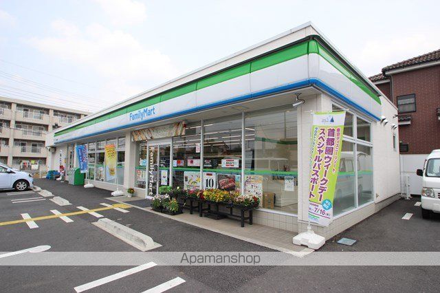 コンビニ　ファミリーマート（コンビニ）まで72m