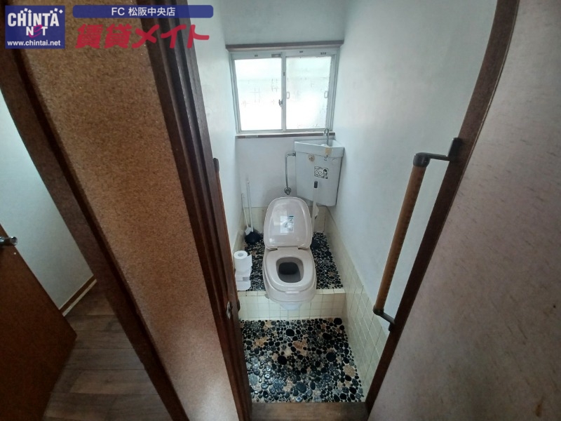 久保町W様貸家のトイレ写真