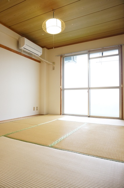 居室・リビング　※別のお部屋の参考画像です。現況優先。