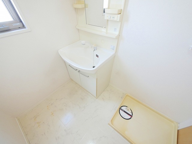 洗面設備　コンパクトで使いやすい洗面所
