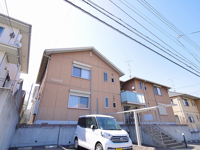 建物外観　落ち着いた雰囲気の外観です