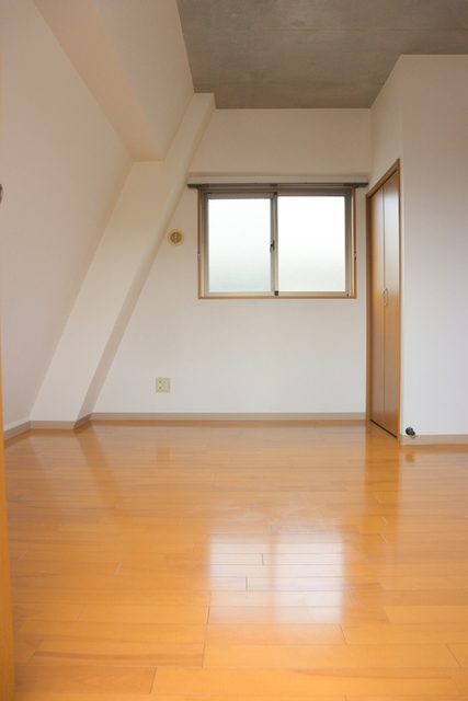 その他部屋・スペース　★天井コンクリート打ちっぱなしのお洒落なお部屋★