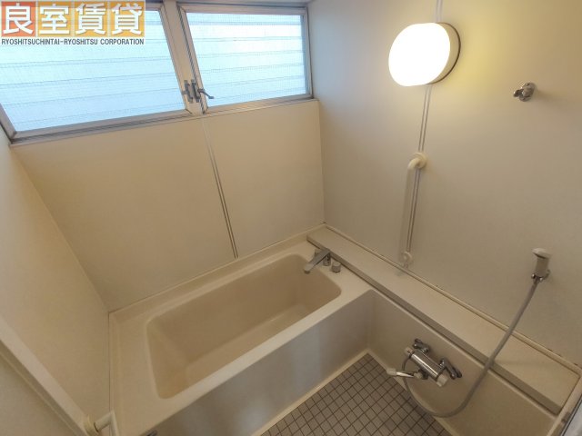 バス・シャワールーム　※このお写真は同物件の別のお部屋のお写真です。現状優先。