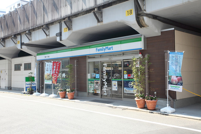 コンビニ　ファミリーマート 亀沢一丁目店（コンビニ）まで317m