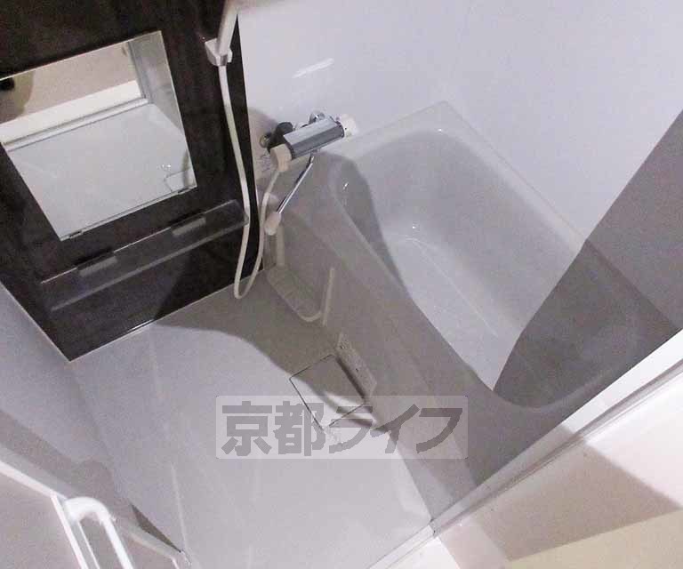 バス・シャワールーム　リラックスできるバスルームです・