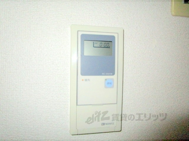 その他設備　給湯器リモコン
