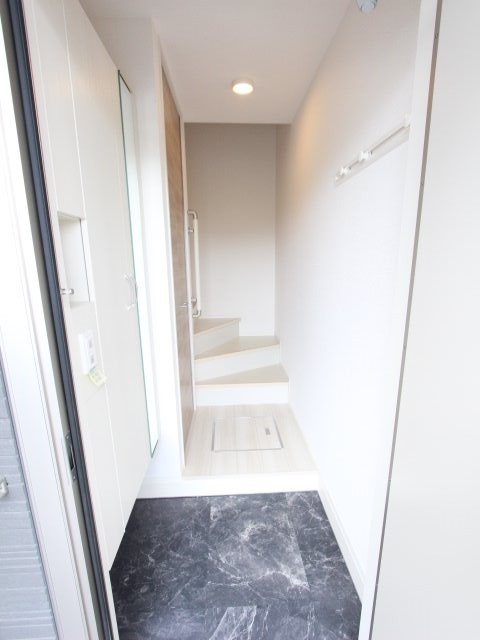 玄関　別部屋参考写真です