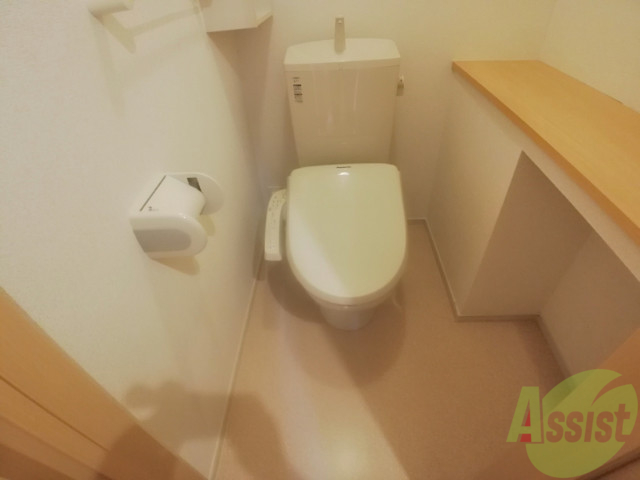 トイレ　トイレはシンプルかつオーソドックスで使いやすそうですね。