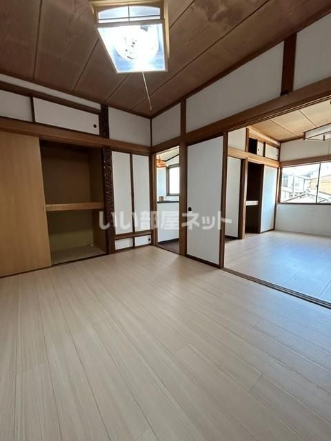 ＪＲ白新線 東新潟駅 徒歩66分 2階建 築46年の居間写真