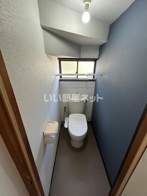 ＪＲ白新線 東新潟駅 徒歩66分 2階建 築46年のトイレ写真