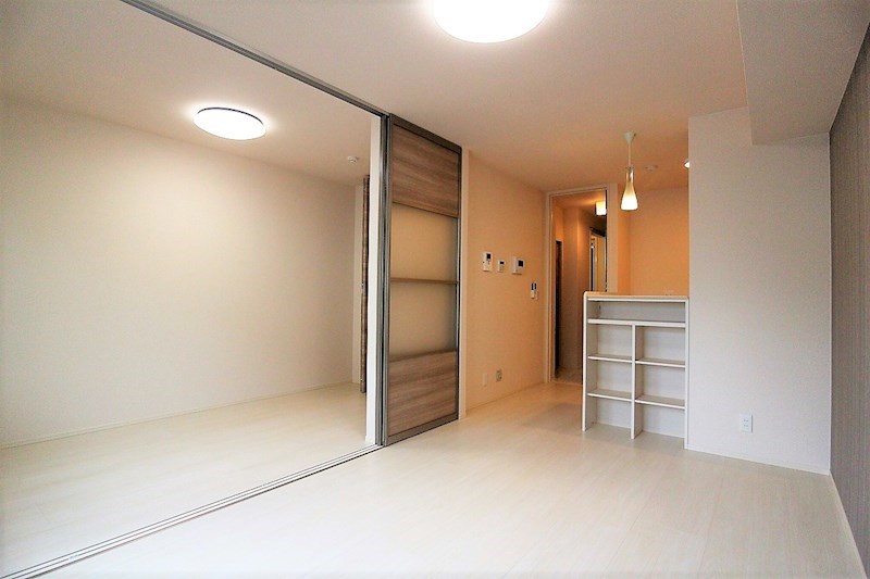 居室・リビング　D-room の同シリーズの建物です。