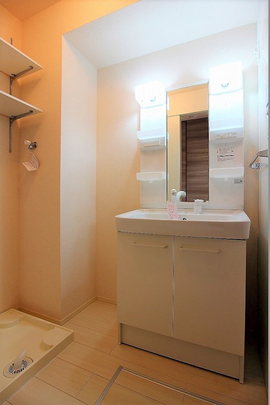 洗面設備　D-room の同シリーズの建物です。