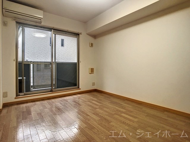 フィ-ルドロ-ドIIの居間写真