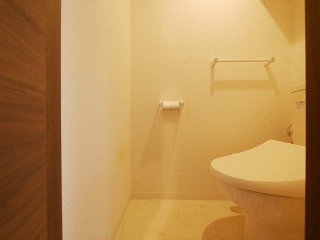 トイレ　ウォシュレット付で、気持ちよくお使い頂けます♪