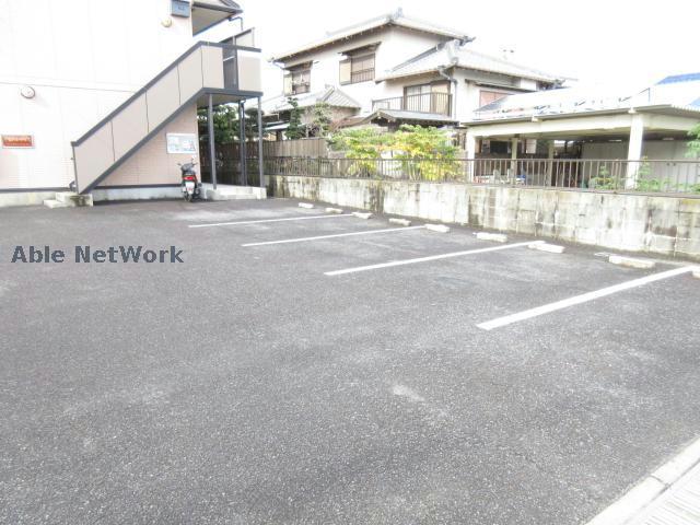 駐車場　駐車場