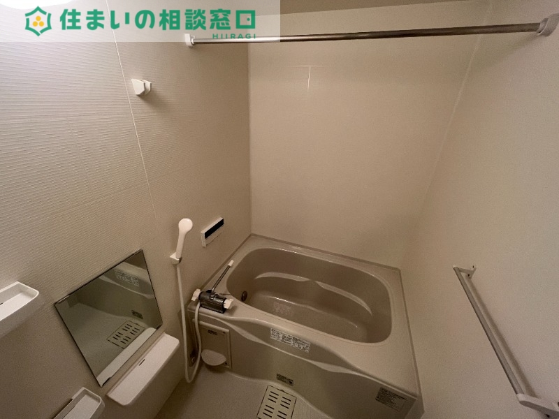 名鉄名古屋本線 東岡崎駅 徒歩14分 4階建 築9年の風呂写真