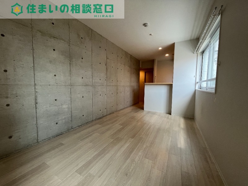 名鉄名古屋本線 東岡崎駅 徒歩14分 4階建 築9年の居間写真
