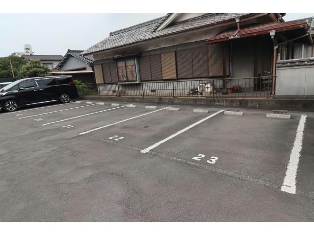 駐車場　駐車場