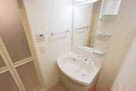 洗面設備　※同建物内・別タイプの参考写真です。