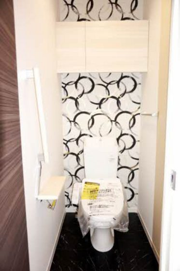 ＪＲ宇野線 茶屋町駅 徒歩17分 2階建 築8年のトイレ写真
