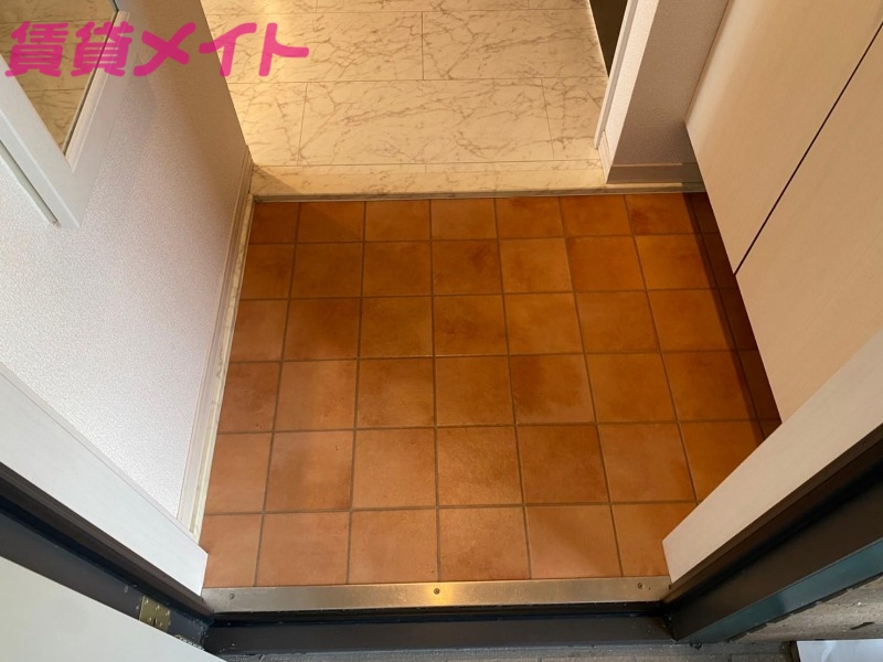 フローラルパークス Aの玄関写真