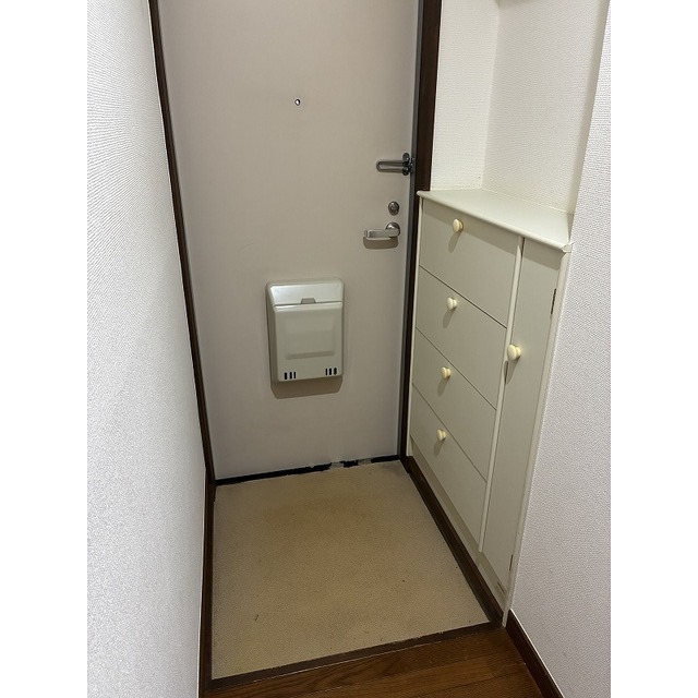 玄関　※別号室の参考写真です
