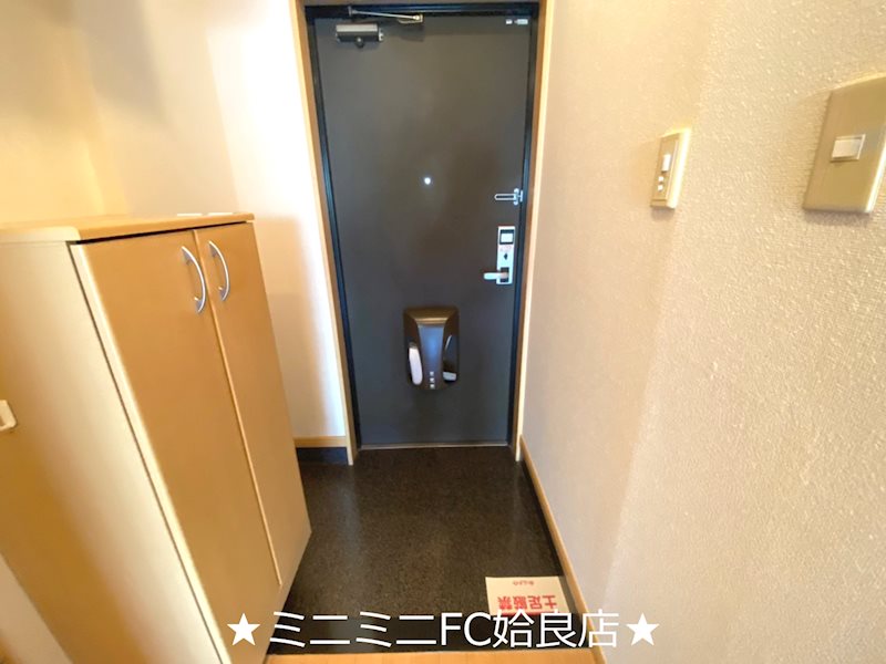 ＪＲ日豊本線 加治木駅 徒歩12分 2階建 築20年の玄関写真