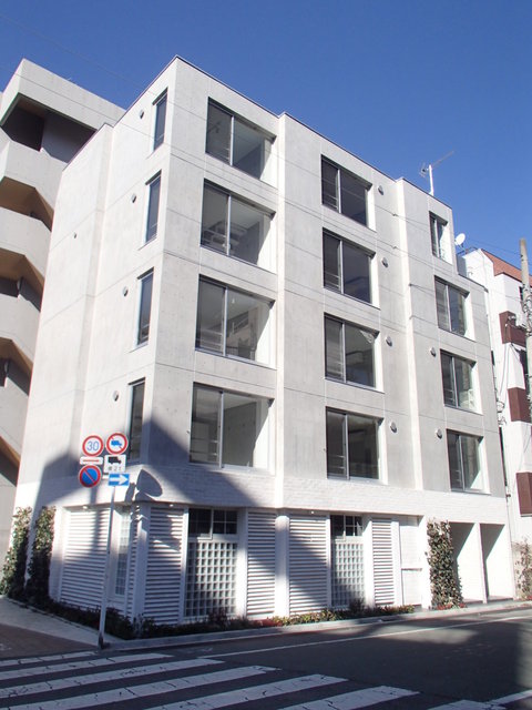 建物外観　オートロック付きマンション♪