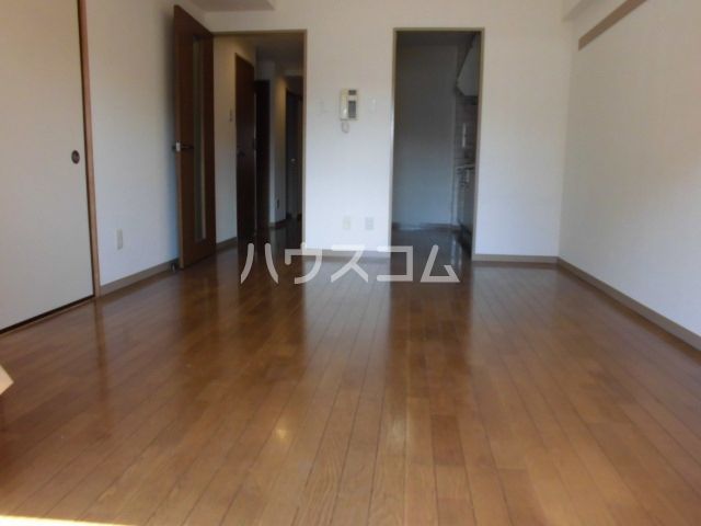 ドエル葛飾の居間写真