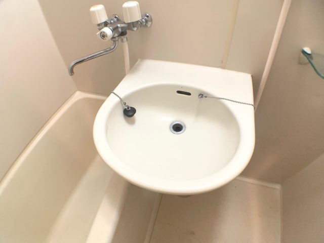 洗面設備　浴室内に洗面台あり！