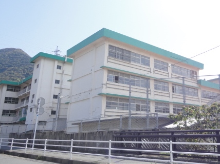 中学校　【北九州市立戸ノ上中学校】（中学校）まで441m