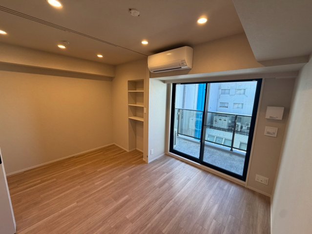 シーズンフラッツ心斎橋EASTの居間写真